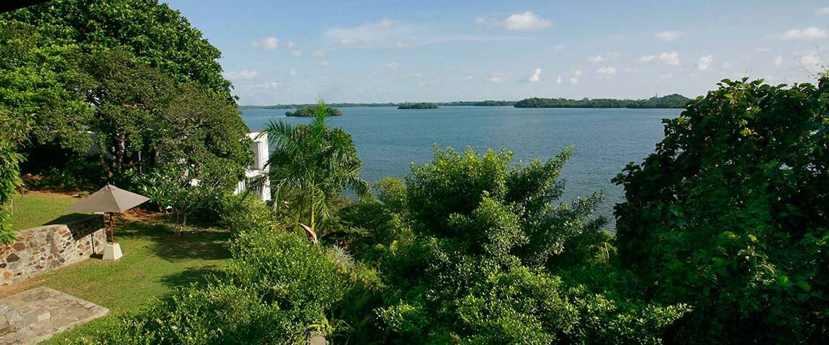 Vacation Rental Lovely four bedroom villa overlooking Koggala Lake