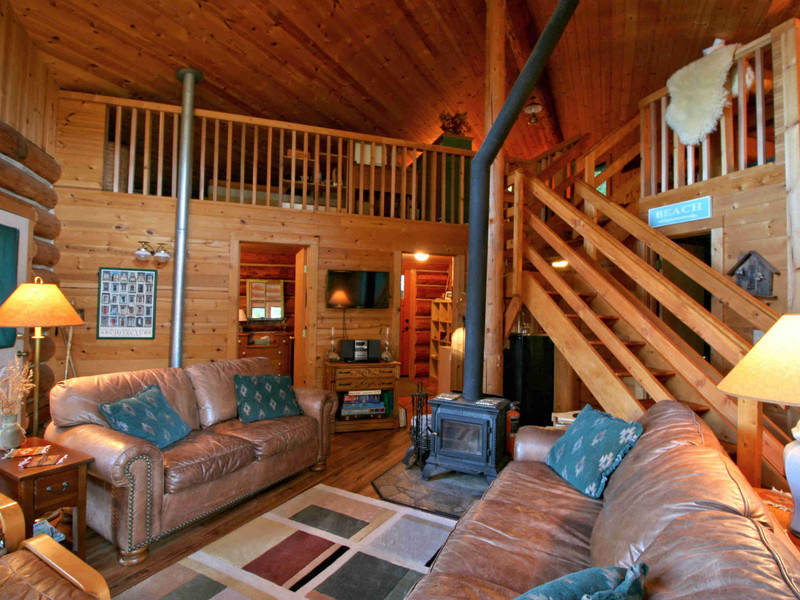 Pet Friendly Log Cabin - Dog Friendly Cabin in Glacier