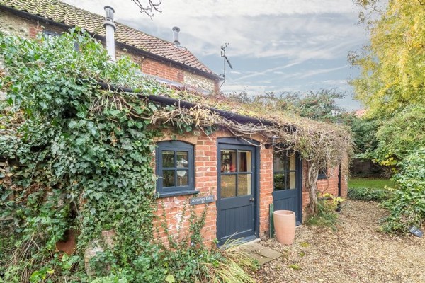 Aviaries Barn Burnham Market Love Cottages