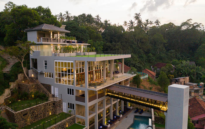 A cool modern stylish 7 bedroom villa set into the hill, Mirissa