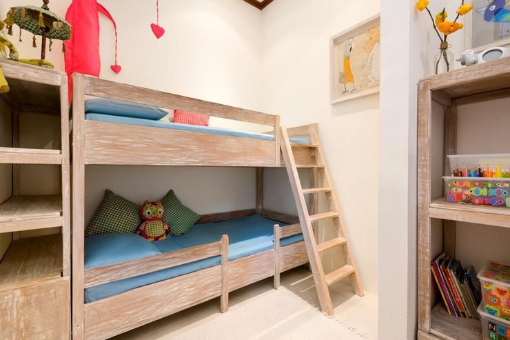 Bedroom 2 with beautiful Bunk Beds and Toys / Books Storage (Connecting door to Bedroom 1 and Bathroom)