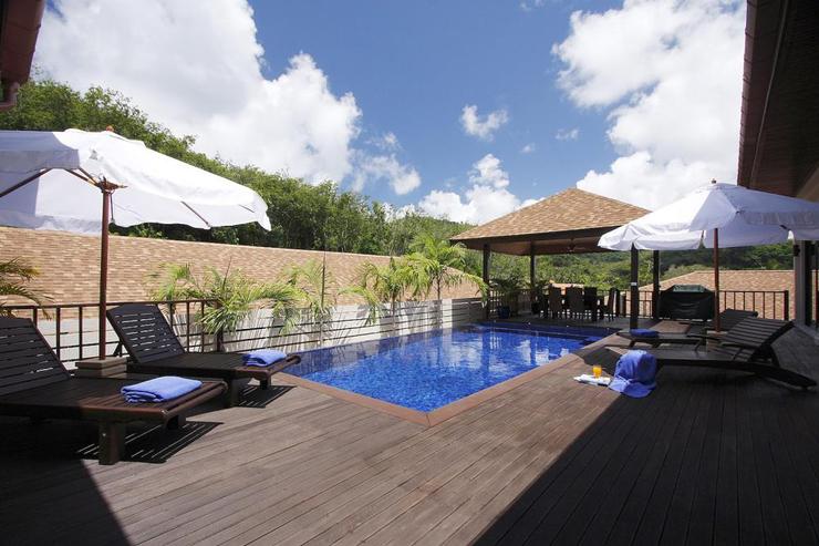 Private swimming pool and surrounding sundeck