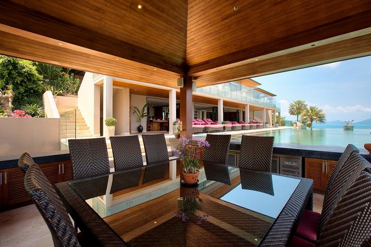 Beautiful poolside sala, ample seating for all