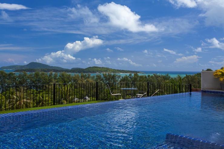 Stunning 180 degree sea views from the swimming pool