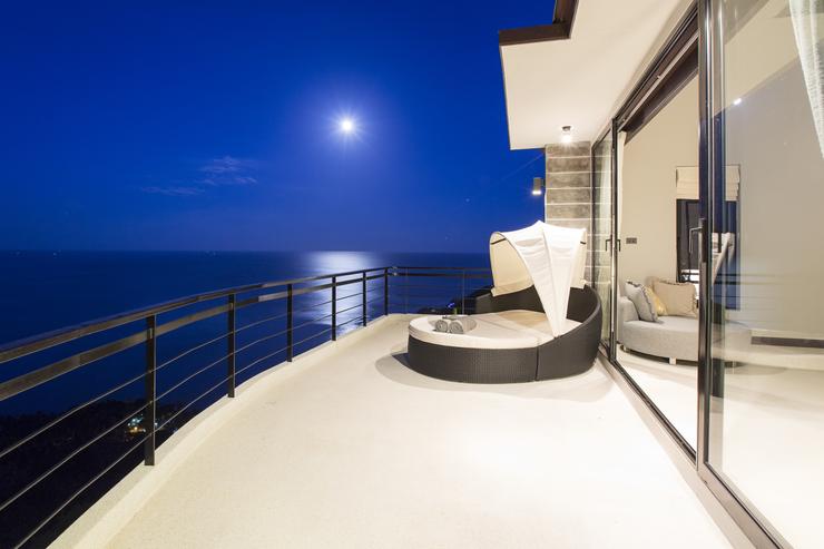 Moon Shadow at night - a fitting name for a stunning holiday