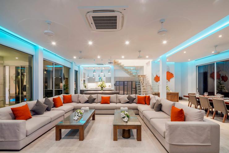 The villas interior is modern and contemporary. The large comfy ‘U’ shaped seating is perfect for entertaining, watching a movie, or for soaking up the sea views in air-conditioned bliss.