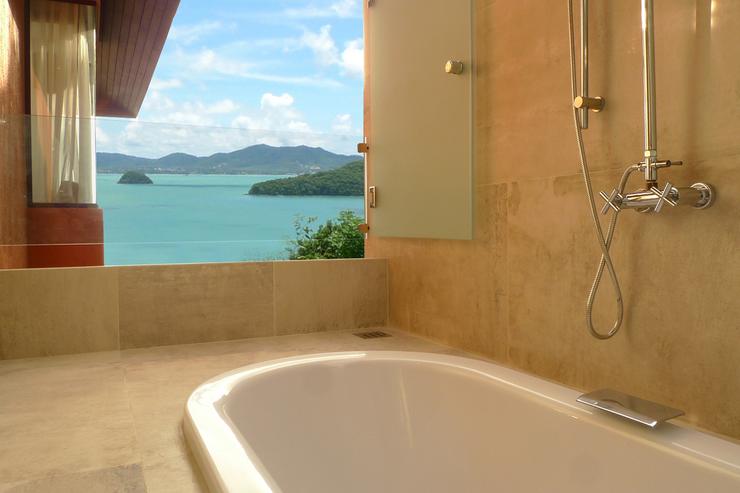 Enjoy a soak in bathroom 2 gorgeous double-ended two-person bath tub. Don’t forget the Champagne!
