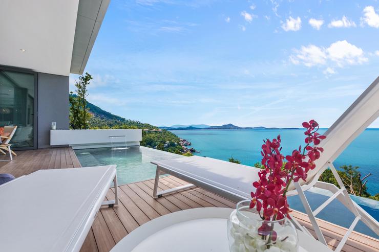 Villa Channary - An infinity pool that leads the eye outward over Chaweng bay