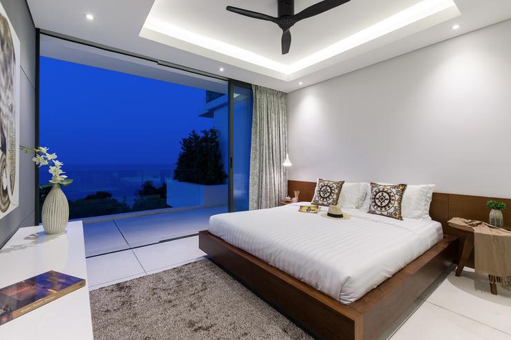 Villa Veasna - Guest bedroom opens on a large balcony
